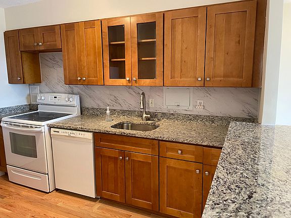 3rd image of 50 Longwood Ave APT 920A