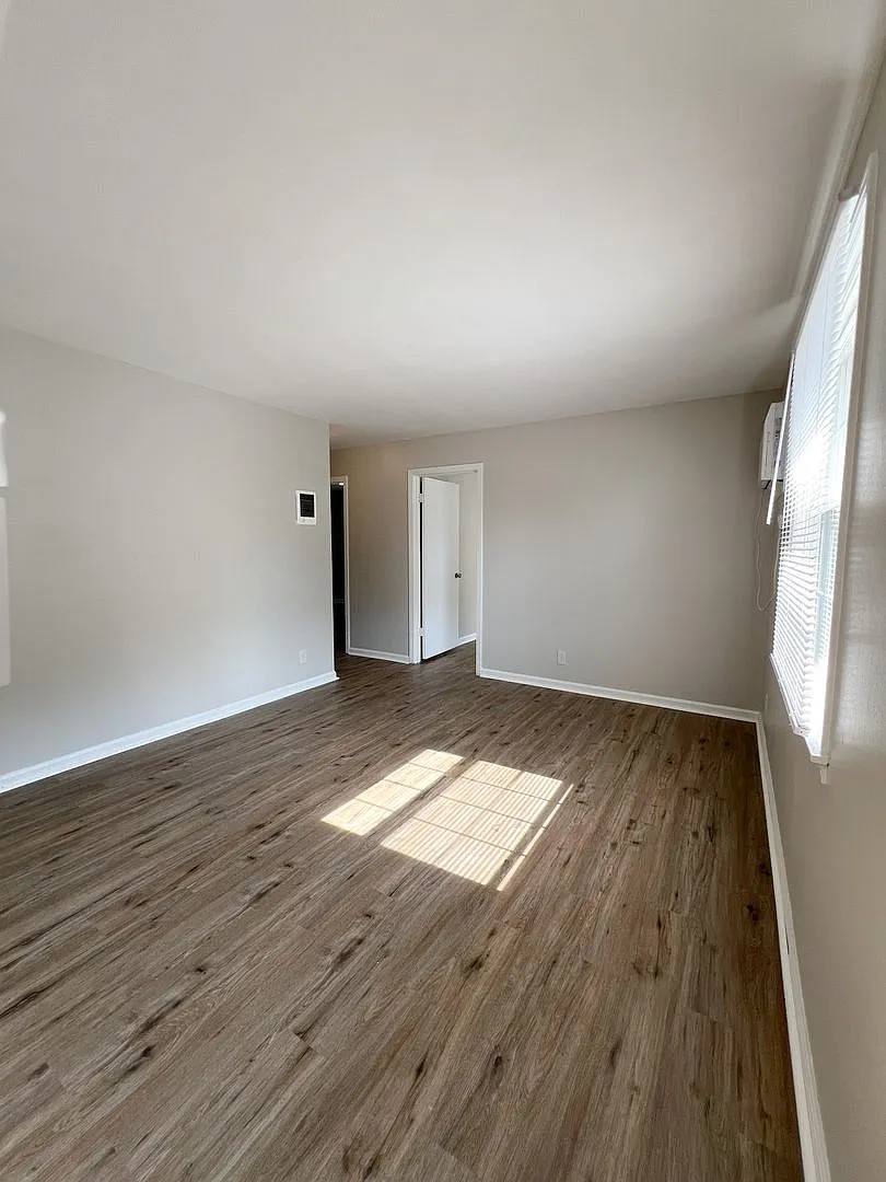 705 Power Street — Photo 3