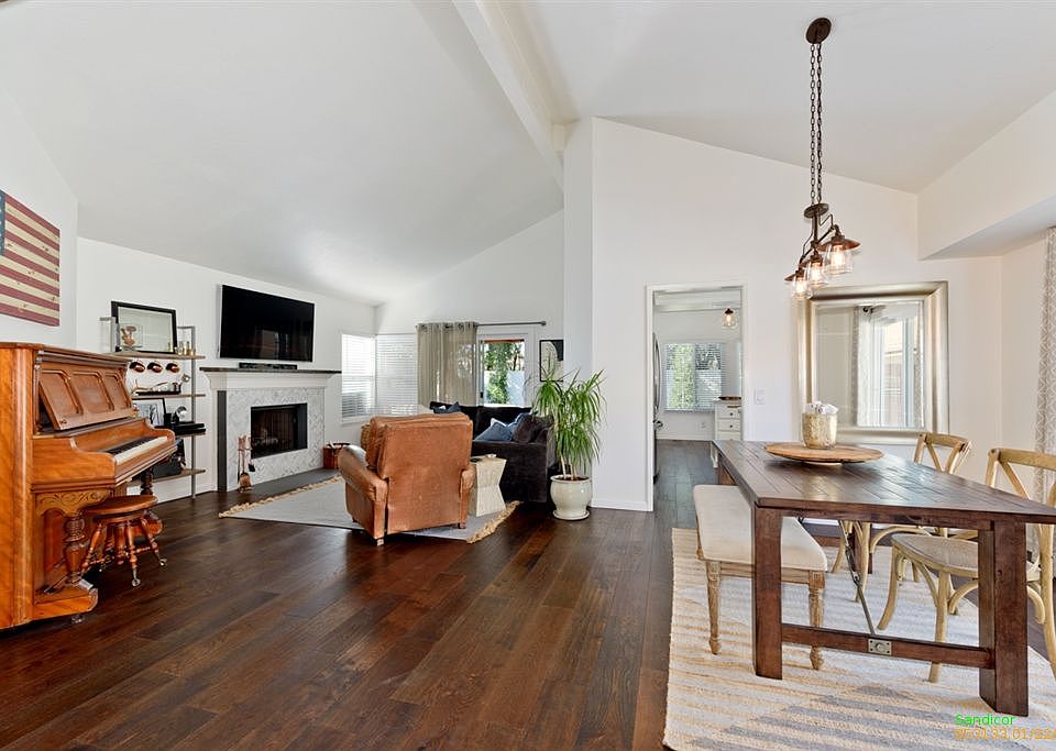 1st image of 16330 Avenida Nobleza
