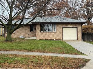 852 S Jackson St, Papillion, NE 68046