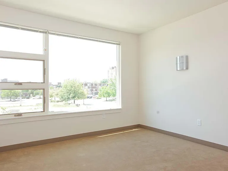 East Liberty Place — Photo 11
