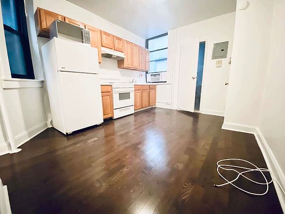 2nd image of 514 E 81st St #3B