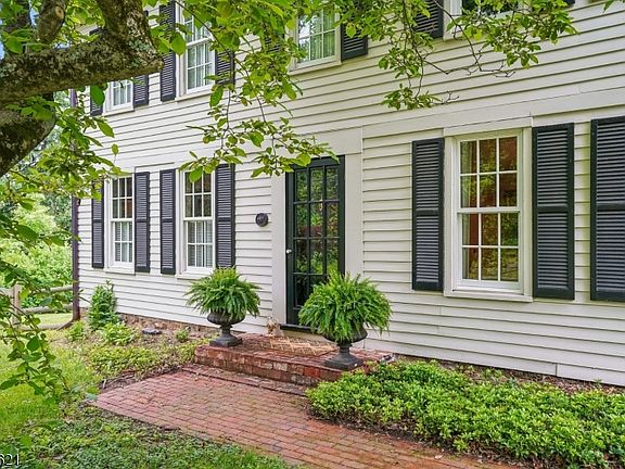 2nd image of 32 Potterstown Rd