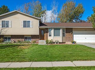 12764 S Rosberg Dr, Riverton, UT 84065