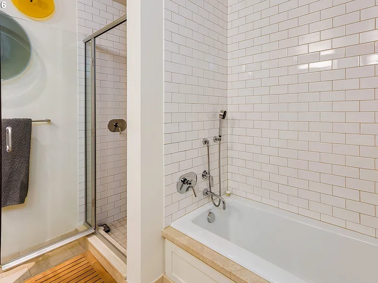 1025 NW Couch St #912 — Photo 7