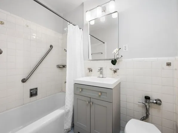 9201 Shore Road image 9 of 15