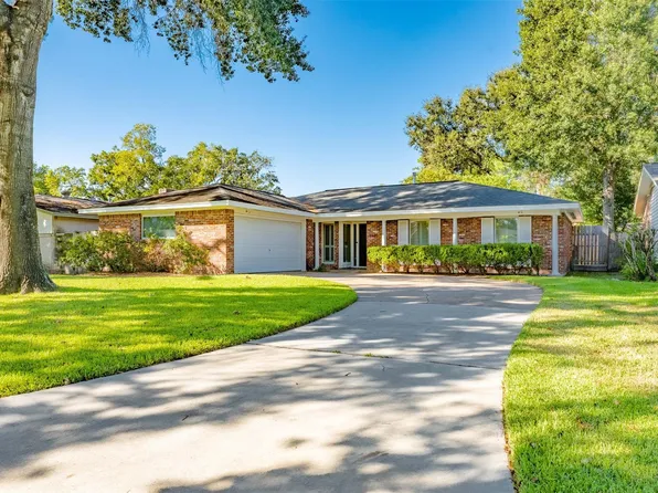 9330 Meadowbriar Ln, Houston, TX 77063