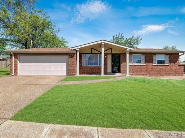 2652 Carousel Dr, Saint Louis, MO 63125