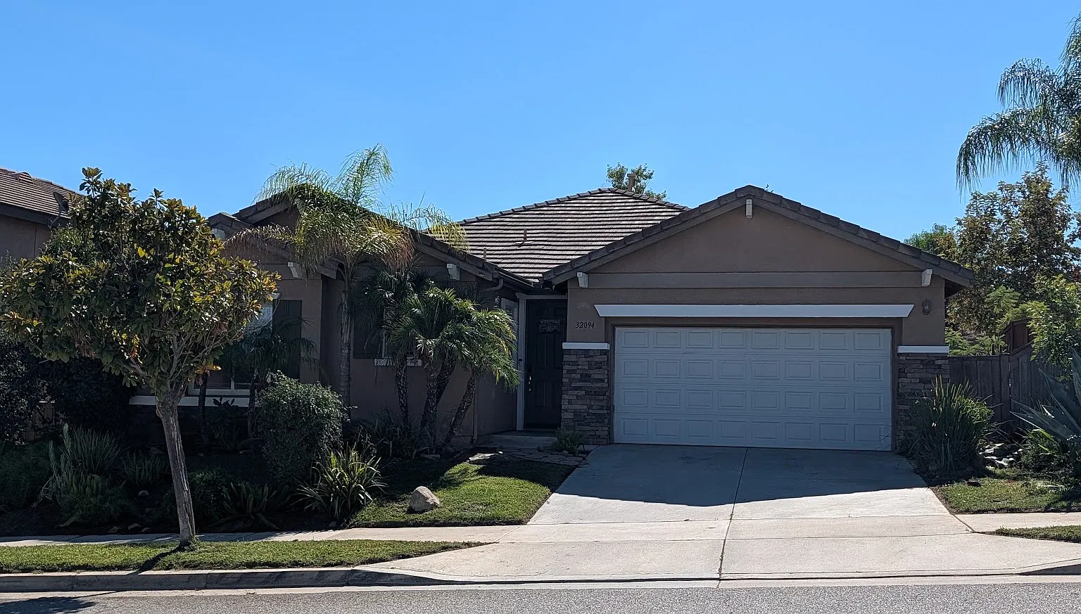 3 bed, 1551 sqft, $2,995 — Photo 1