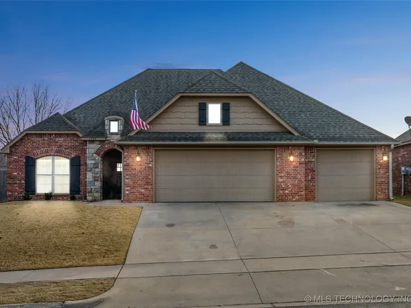 1706 Hillcrest Rd, Claremore, OK 74019