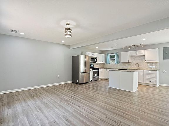 3rd image of 6021 Corona Ave