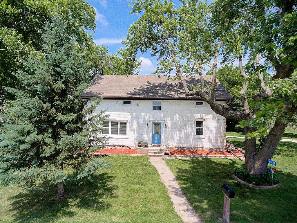 W1474 Hochheim Rd, Mayville, WI 53050 | Zillow