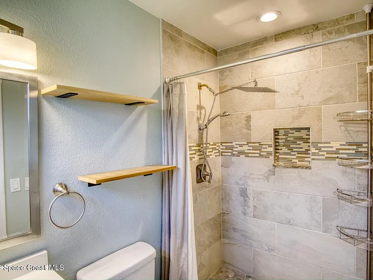 341 W Arlington St — Photo 17