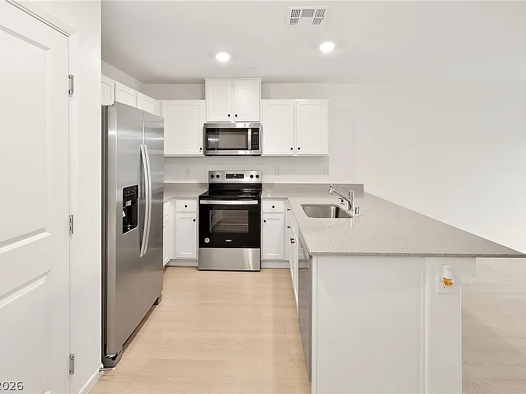 10923 Heatherford Ave — Photo 9