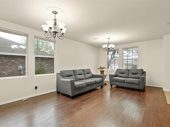 5th image of 817 Wild Prairie Dr