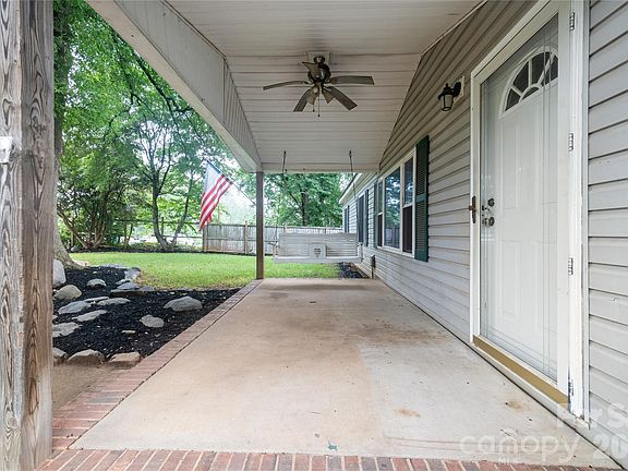 3rd image of 3902 Sharyn Dr