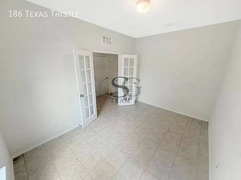 186 Texas Thistle — Photo 49