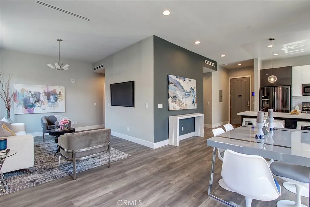 3 bed, 2.5 bath, 1248 sqft, $4,500 — Photo 1
