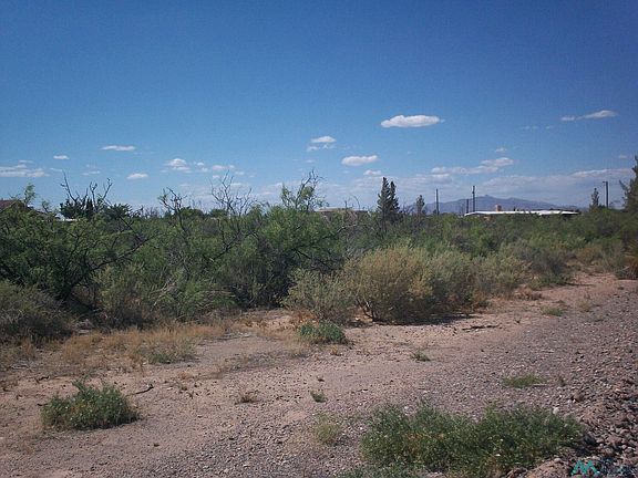 5th image of Garland Way