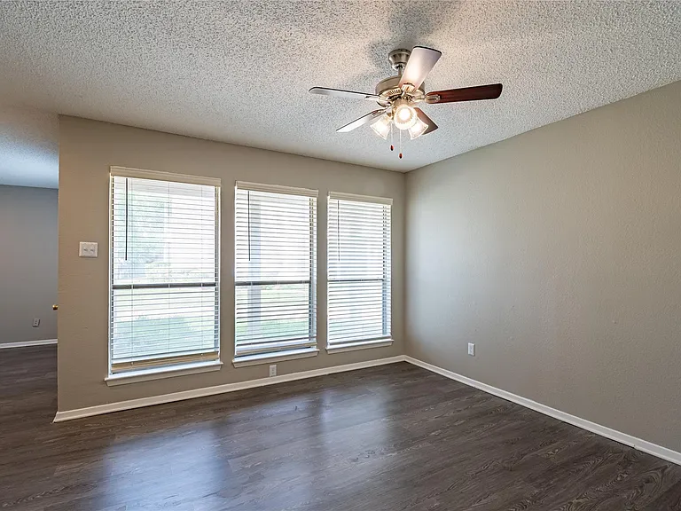 806 Treadwell Ct #806B — Photo 5