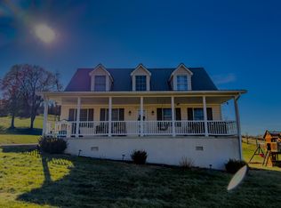 221 King Ln, Lewisburg, WV 24901