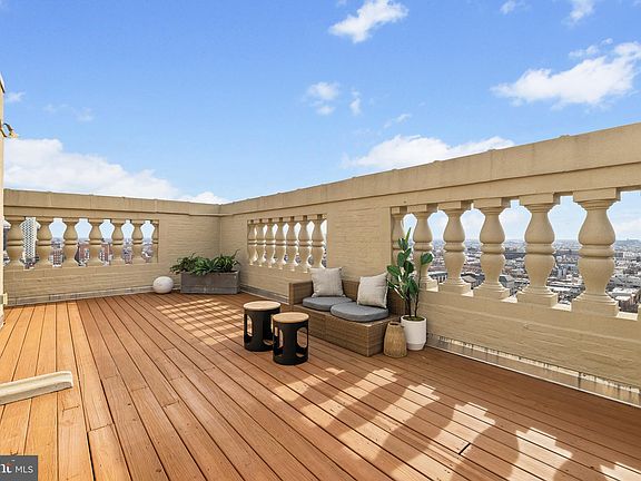 5th image of 250 S 13th St APT 14A