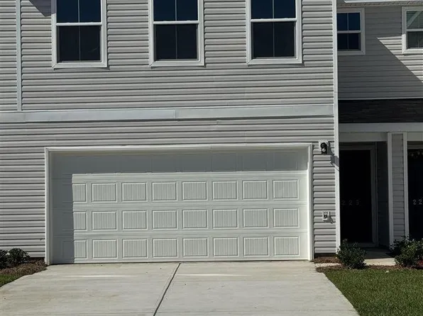 225 Yolanda Dr, Florence, SC 29506