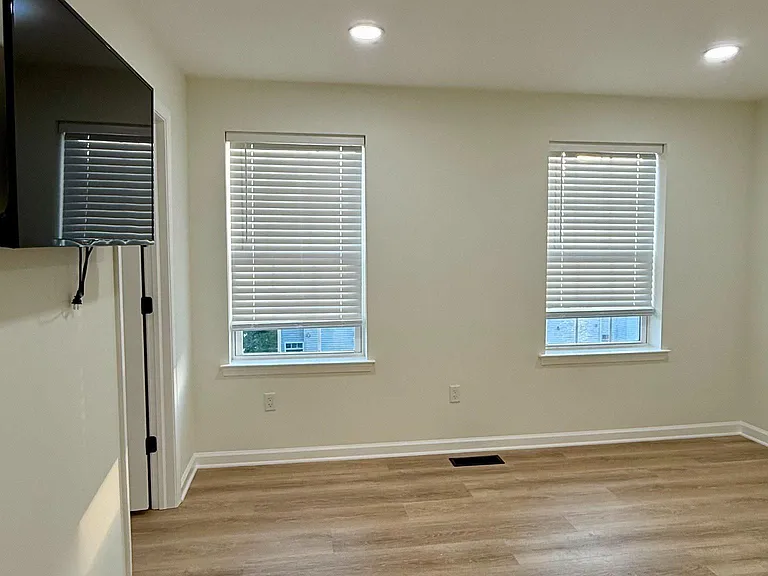 153 Mercer Ct — Photo 11