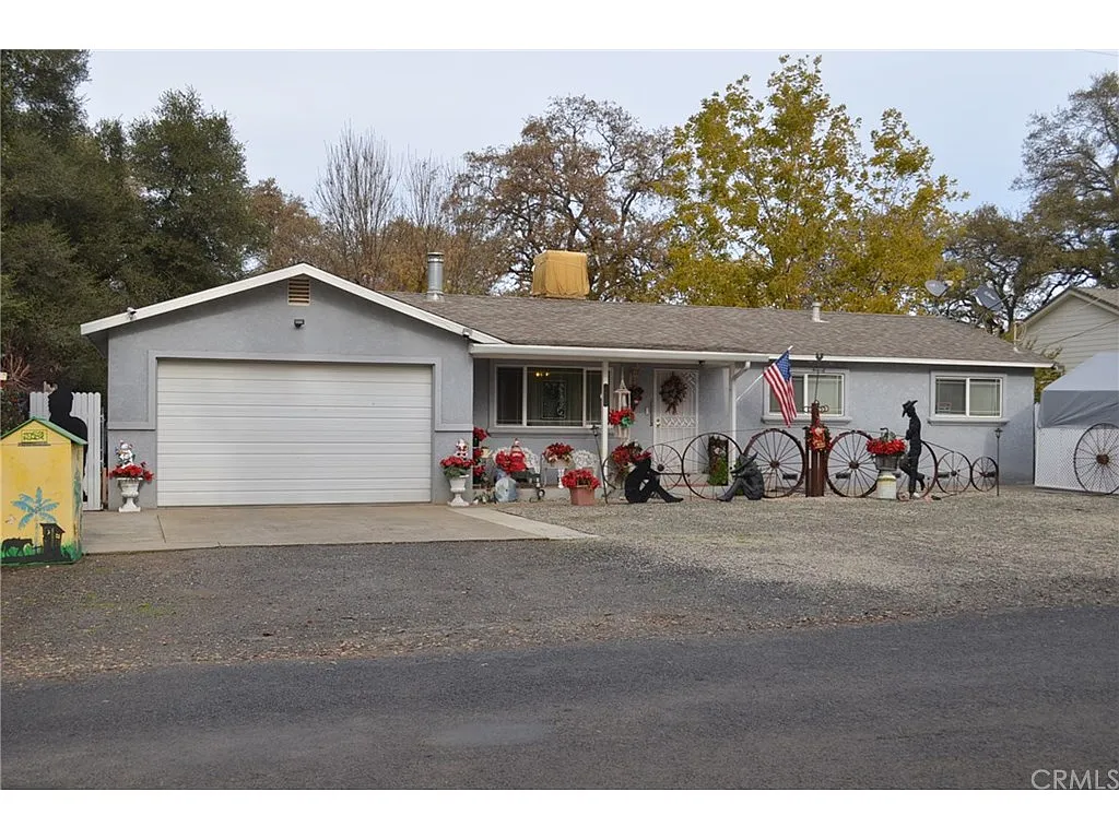 2450 Williams Ave photo 1