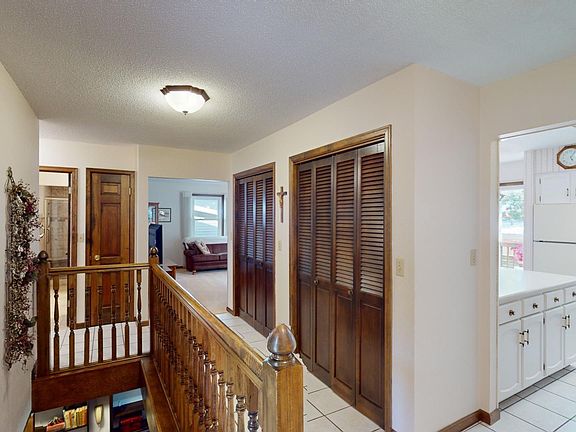 2nd image of 203 Orchard Ln