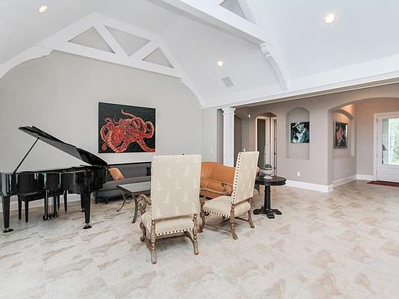 5th image of 8614 Pine Vista Ln
