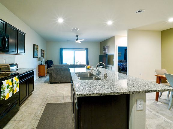 2nd image of 1741 W CAMERON Boulevard