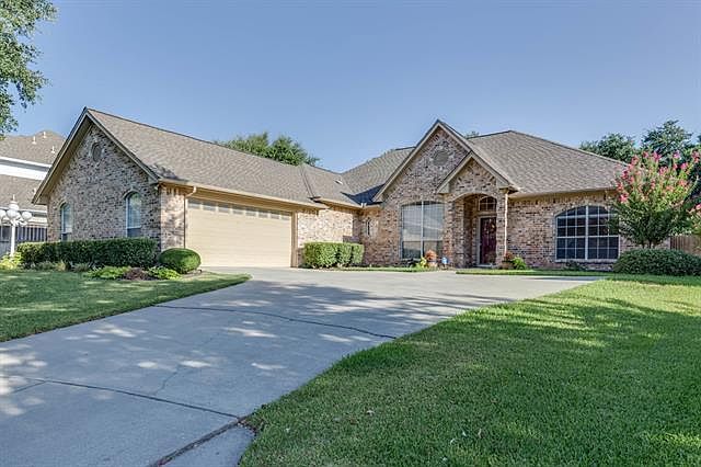 1st image of 4237 Fairway Crossing Dr