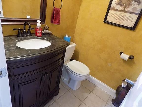 5th image of 2213 Amhearst Ct