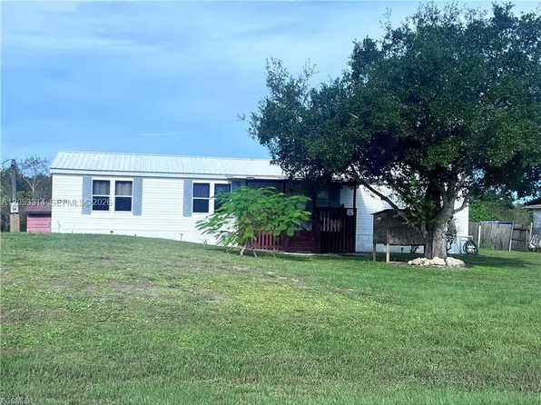 3704 Dustin Dr, Labelle, FL 33935