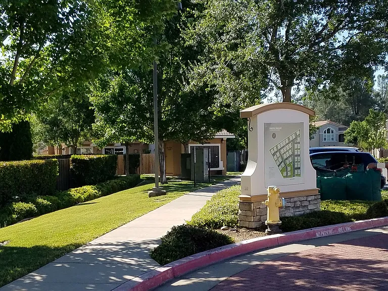 201 Ferry Cir — Photo 16