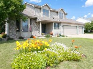 3054 Woodridge Dr, Oshkosh, WI 54904