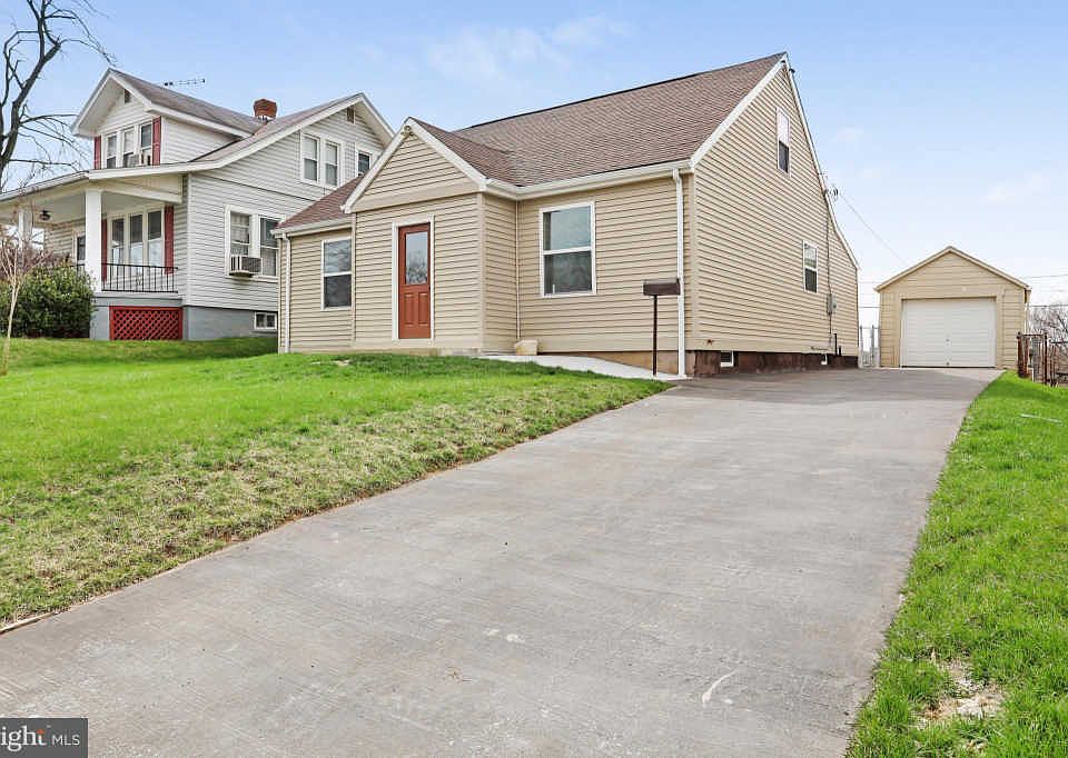 1st image of 355 Pangborn Blvd