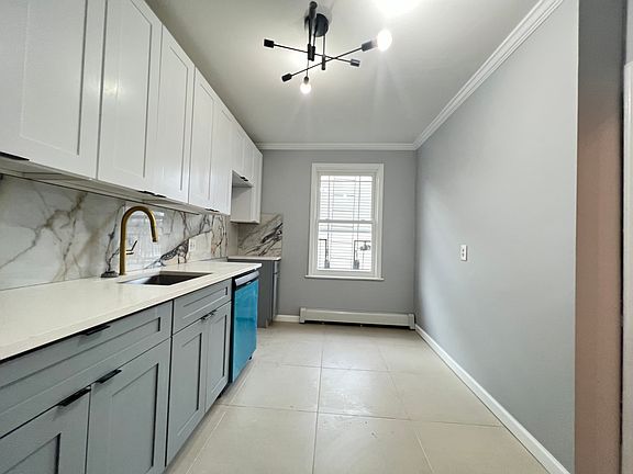 2nd image of 119 Hobart Ave #5