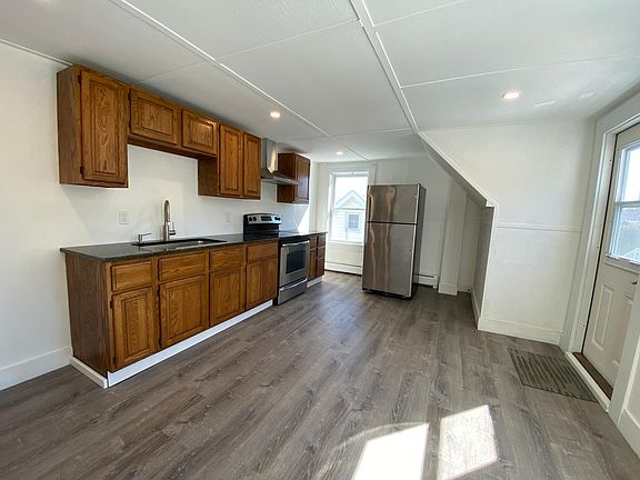 5th image of 18 Forest St #3