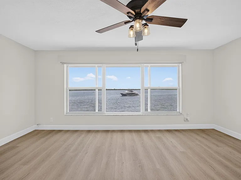 52 Yacht Club Dr #305 — Photo 18