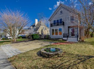 8 Cottage St, Marion, MA 02738