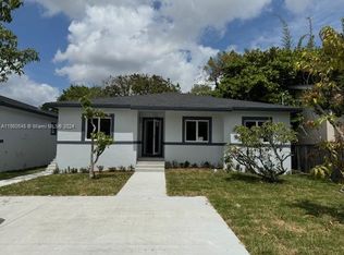 572 SW 3rd St, Florida City, FL 33034