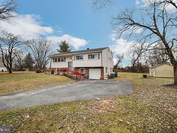 3rd image of 1319 Veronica Ln