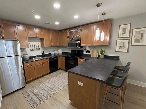 3rd image of 711 1/2 W 32nd St #111