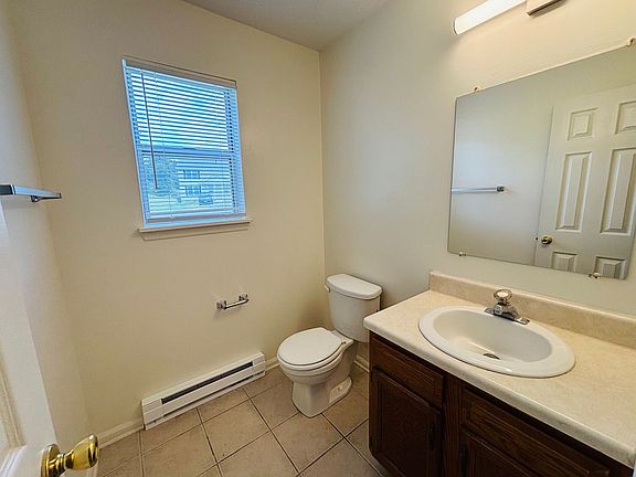 5th image of 345 Wakeman Ct