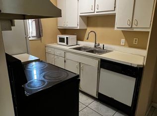 827 Sky Lake Cir APT A, Orlando, FL 32809