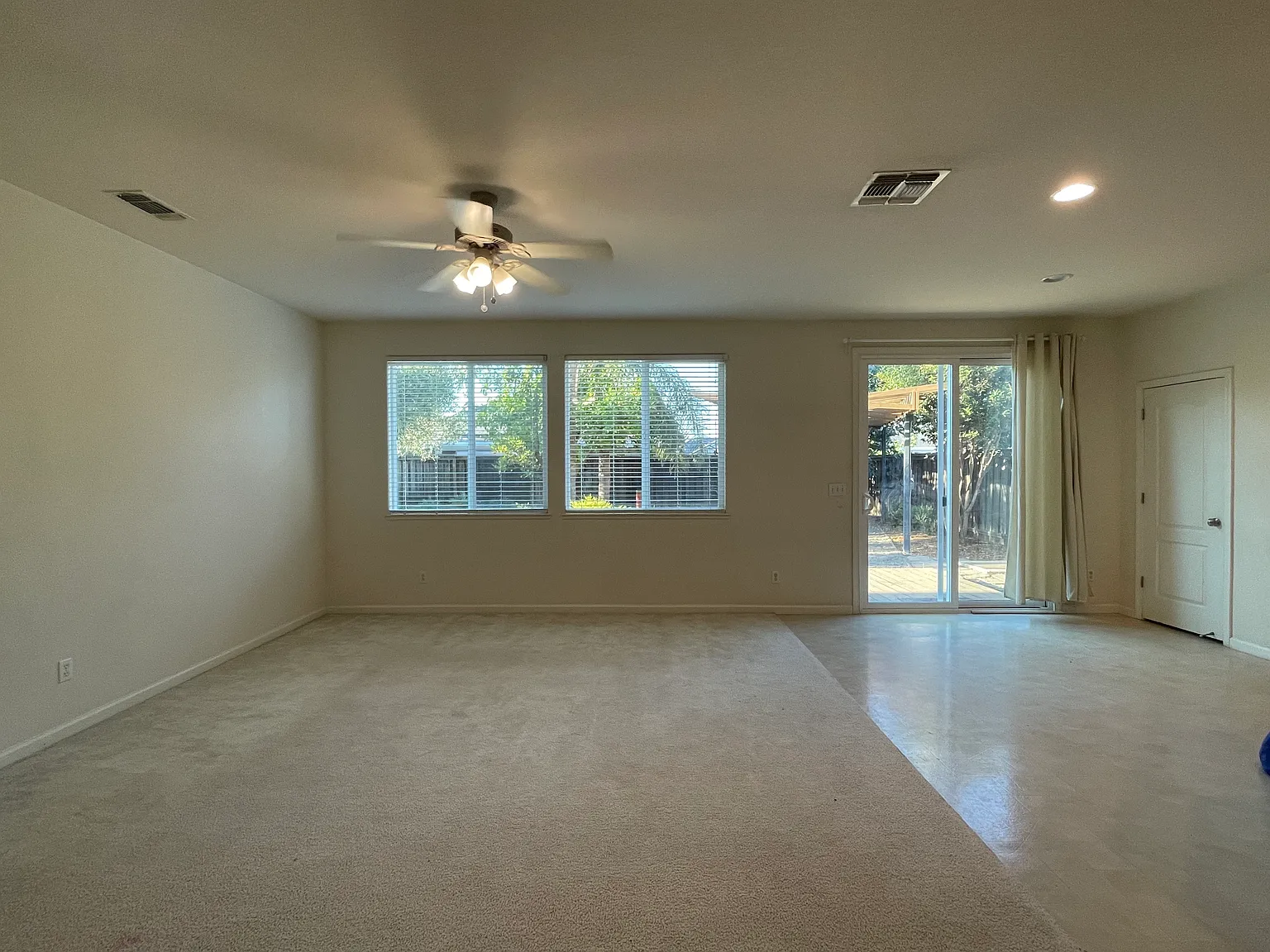 3 bed, 2564 sqft, $3,150 — Photo 3