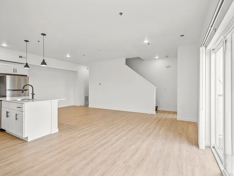 Twin Oaks Apartments — Photo 13