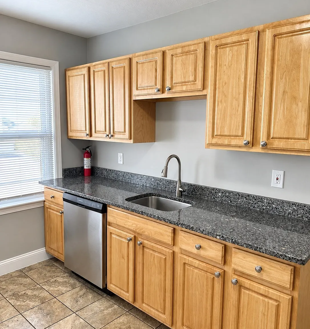 2 bed, 1.0 bath, 900 sqft, $2,700 — Photo 1